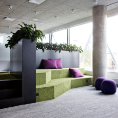 Tekero referents Telia Eesti peahoone. Interface plaatvaibad Urban Retreat, Near & Far ja Human Nature. 