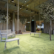 Tekero referents Telia Eesti peahoone. Interface plaatvaibad Urban Retreat, Near & Far ja Human Nature. 